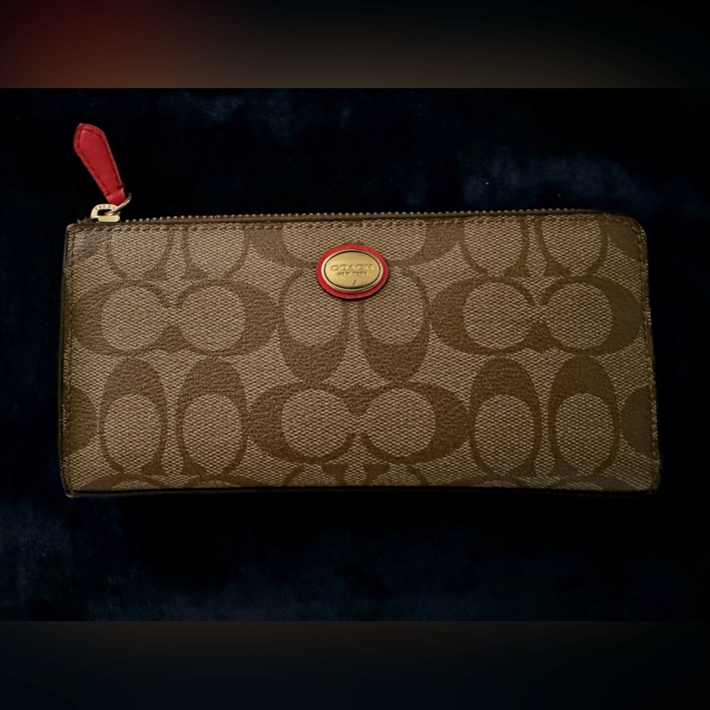 Authentic Leather Coach Wallet 🌟